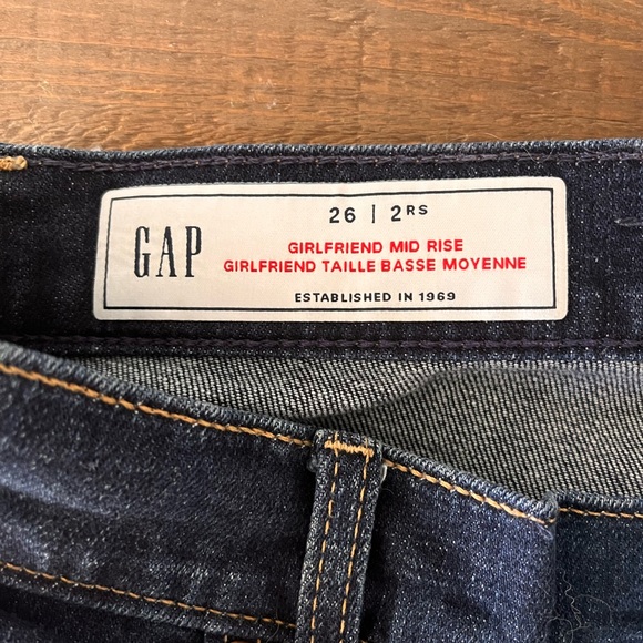 Gap Mid Rise Girlfriend Jeans - Picture 5 of 13
